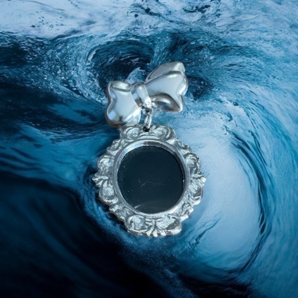 🫶🏻 Vintage La Vie Portrait Brooch